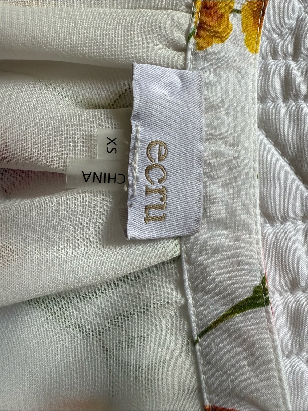 ecru White Floral Notch-Neck Short Sleeve Blouse - Picture 2 of 6
